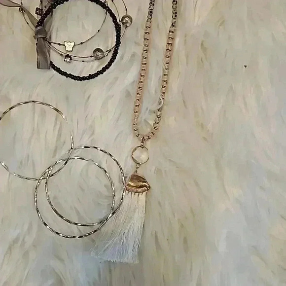 Jewelry - Picture 4 of 6